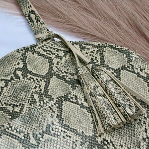 Black and Gray Snakeskin Print Shoulder Bag